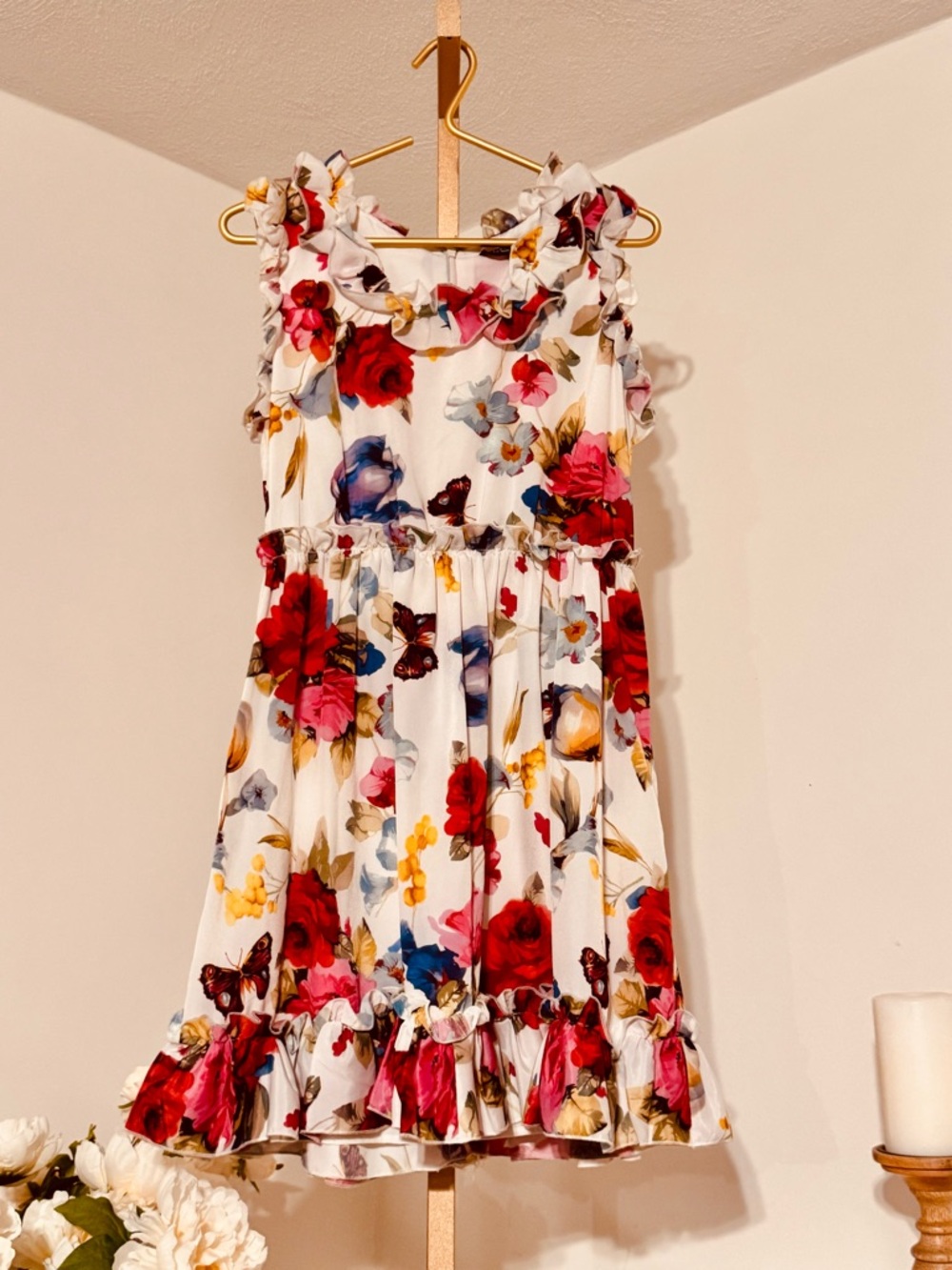 Dolce & Gabbana White Floral Ruffle Dress with Red & Blue Accents - Picture 2 of 7